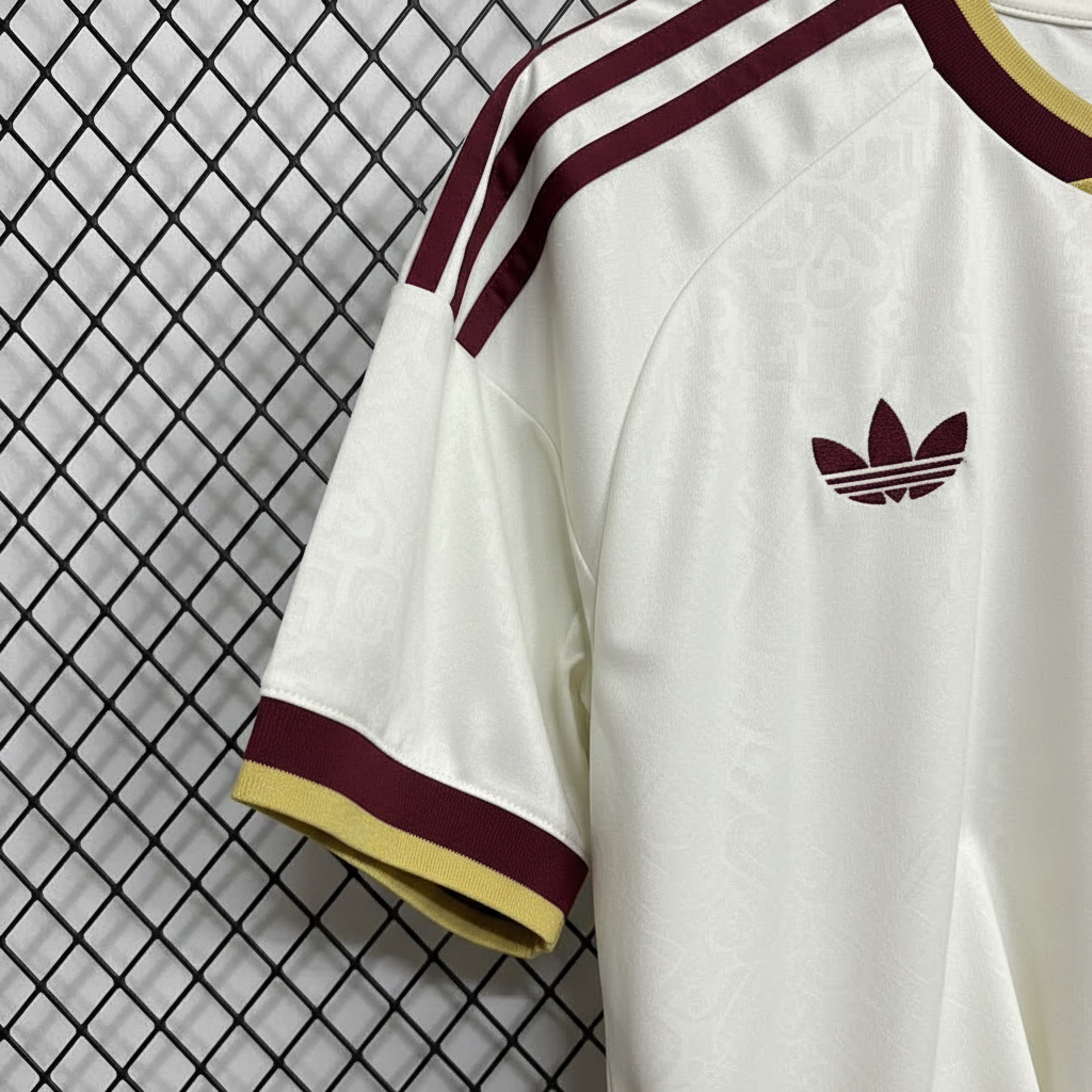 Detalle puño manga Camiseta Oficial España Mundial 2026